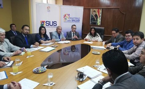Reunión por el SUS: Autoridades del Ministerio de Salud con directores del complejo hospitalario de Miraflores.