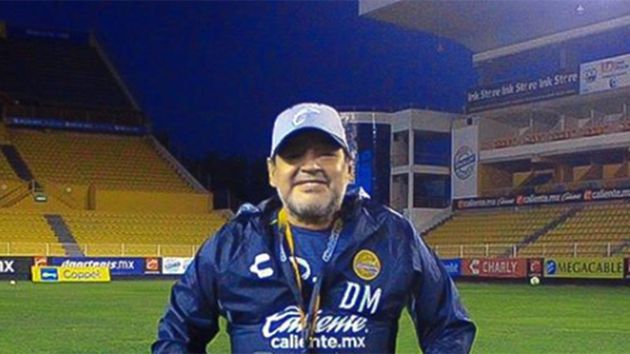 El caño de Diego Maradona que es furor en las redes sociales