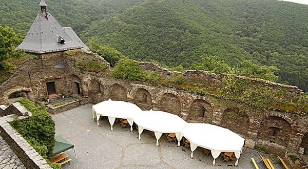Nothing Is More Luxurious Than a Castle: Explore Here Nothing Is More Luxurious Than a Castle: Explore Here