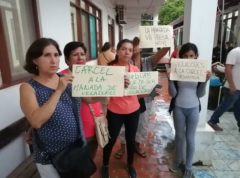 Activistas protestan por el caso de violación grupal en el Beni. Foto: Abya Yala