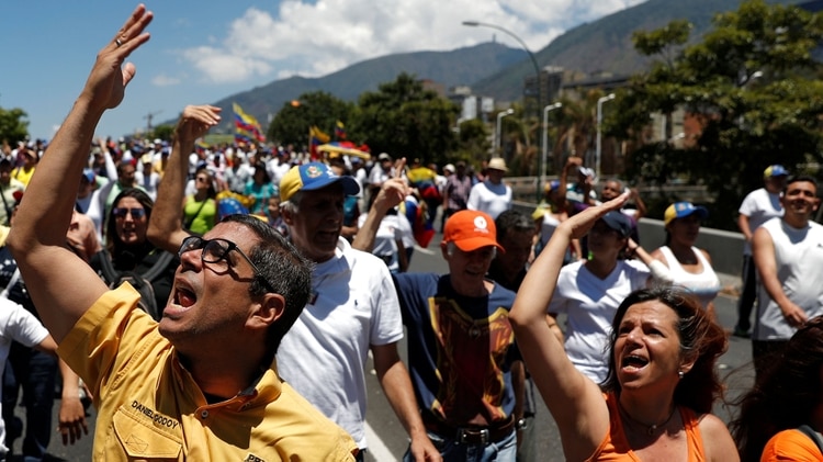 Los venezolanos vuelven a salir a las calles (REUTERS/Carlos Garcia Rawlins)