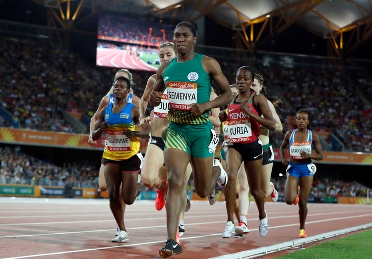 Caster Semenya tiene complicada su participación en los Mundiales de Doha (REUTERS/Paul Childs)