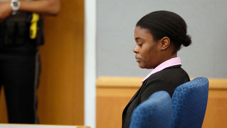 Los fiscales del caso informaron que la niña pudo tardar en morir semanas y durante sus últimos días ya no podía moverse por su debilitada complexión; al momento de su deceso tan sólo pesaba 32 libras (Foto: AP)