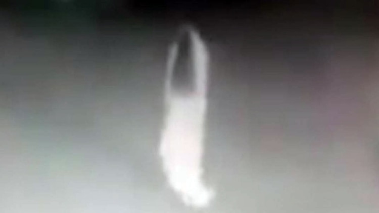 Esta fue la imagen que captaron los habitantes de La Esmeralda sobre la mujer que aparece hace nueve noches.