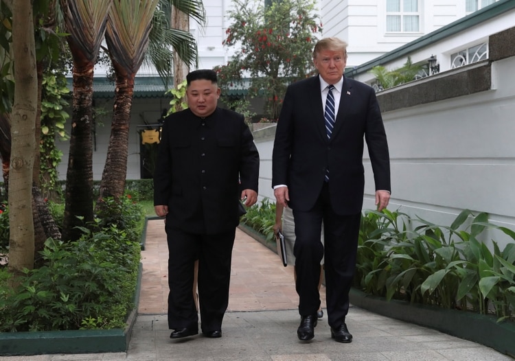 Donald Trump y Kim Jong-un en Hanoi, Vietnam, el 28 de febrero de 2019 (REUTERS/Leah Millis)