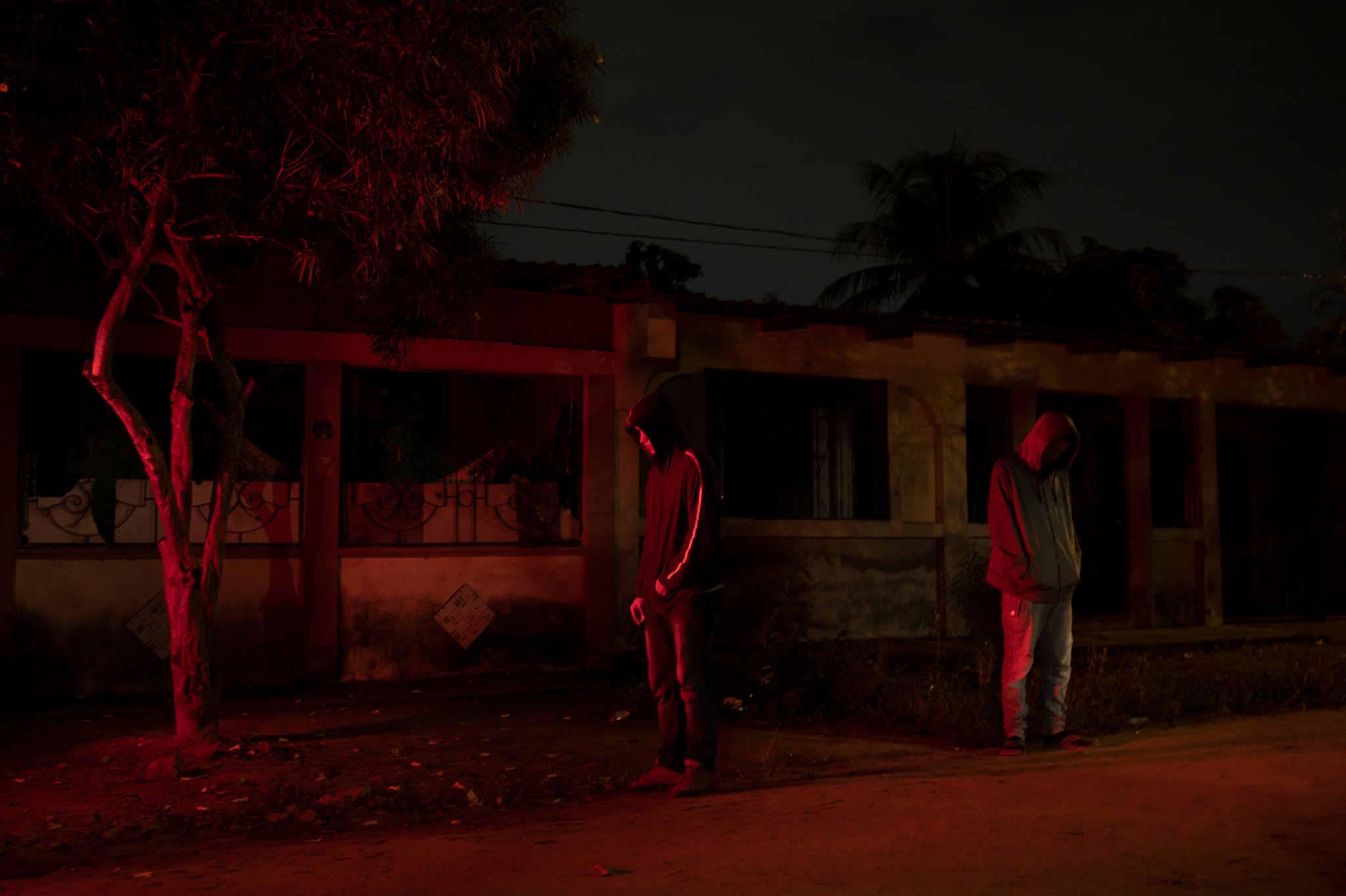 Miembros de la Casa Blanca en San Pedro Sula, Honduras, una ciudad dividida por las pandillas y los estallidos de violencia