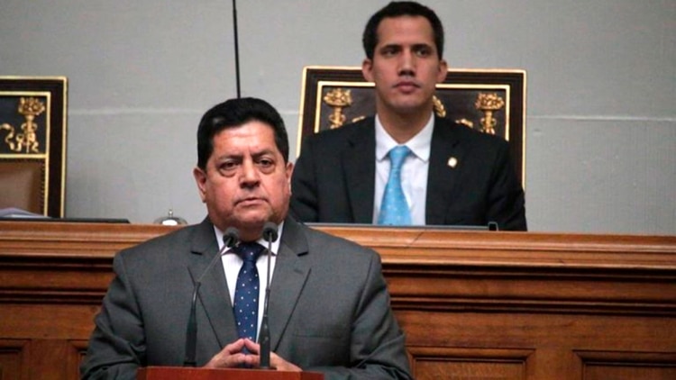 Edgar Zambrano y Juan Guaidó durante una sesión de la Asamblea Nacional