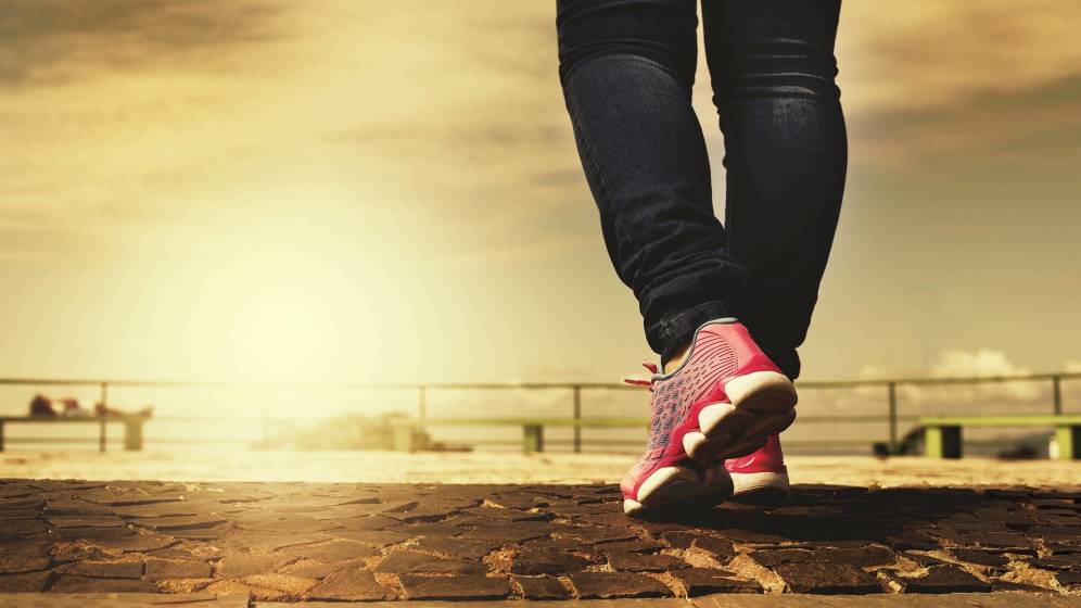 Foto: Caminar rápidamente puede alargar nuestra esperanza de vida (Foto: Pixabay)