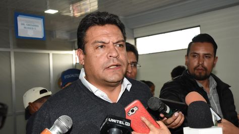 Alcalde Luis Revilla tras concluir su declaración por el relleno sanitario de Alpacoma. 