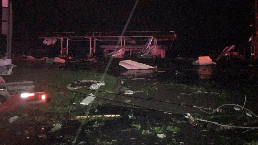 FOTO, VIDEO: Un fuerte tornado golpea Misuri dejando 3 muertos y una 