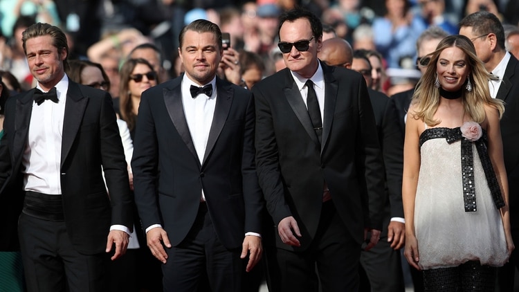 Tarantino y parte de su elenco en la presentación de “Once upon a time… in Hollywood”(AP)