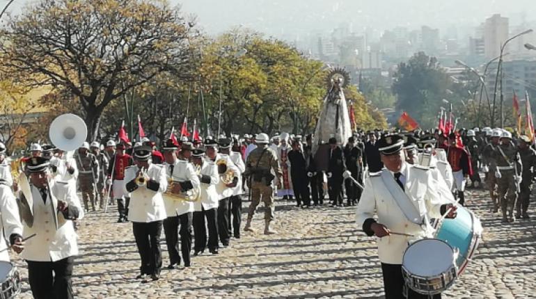 Peregrinación para acompañar a la Santísima Virgen de la Merced hacia la colina de San Sebastián | Hernán Andia