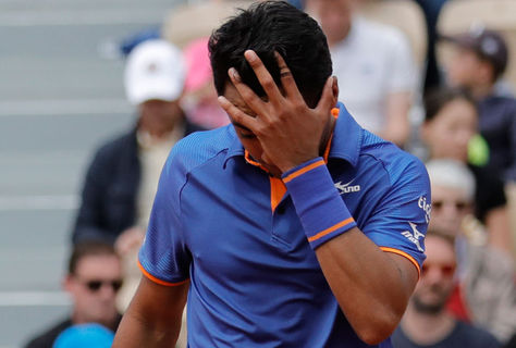 Hugo Dellien se lamenta luego de caer ante Tsitsipas. Foto: AFP