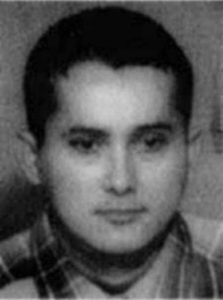 Alexis Flores nació el 18 de julio de 1975 en Honduras