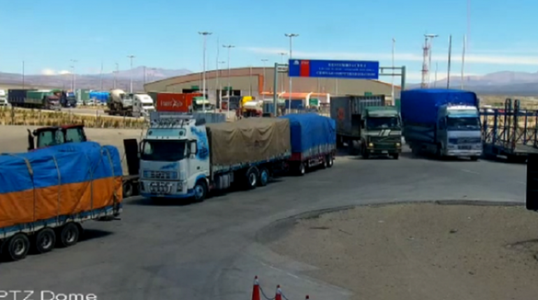 El paso de camiones por la Aduana Chilena. | Aduana Nacional
