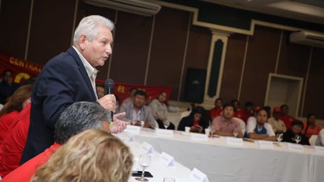 El gobernador cruceño, Rubén Costas, en el encuentro de la alianza Bolivia Dice No