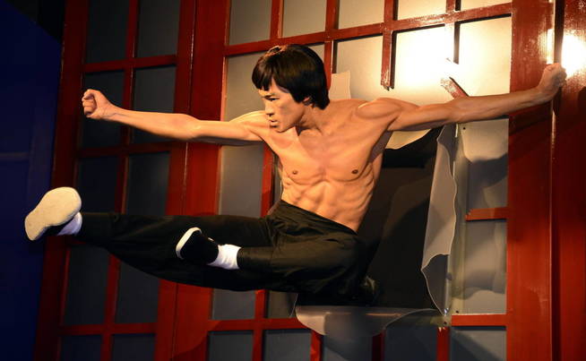 Bruce Lee cuenta con su propia figura de cera en Hollywood (EFE/Michael Nelson)