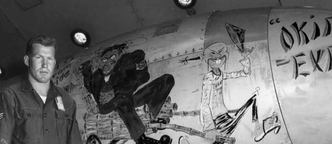 Bombardero estadounidense busca objetivo japonÃ©s.