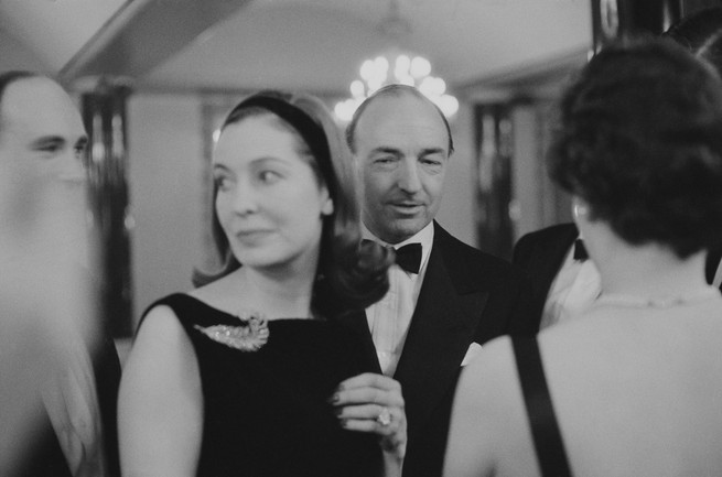 John Profumo y su esposa, Valerie Hobson, en 1963. John Profumo y su esposa, Valerie Hobson, en 1963.