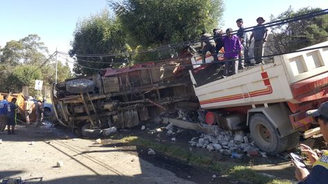 Choque múltiple en la zona de Achumani de La Paz. Foto: Jorge Terán
