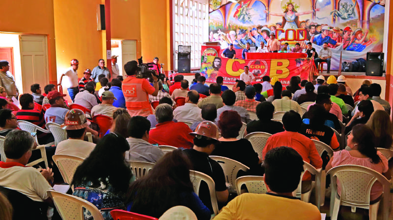 De la mano del MAS, la COB apunta a constituir una “bancada” obrera
