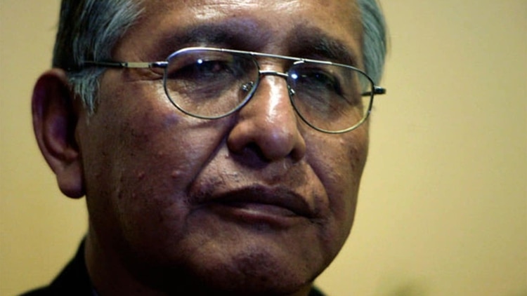 Víctor Hugo Cárdenas fue el primer vicepresidente indígena de Bolivia (Reuters)