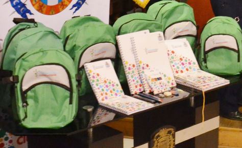 Las mochilas escolares que fueron entregadas en Cochabamba. 