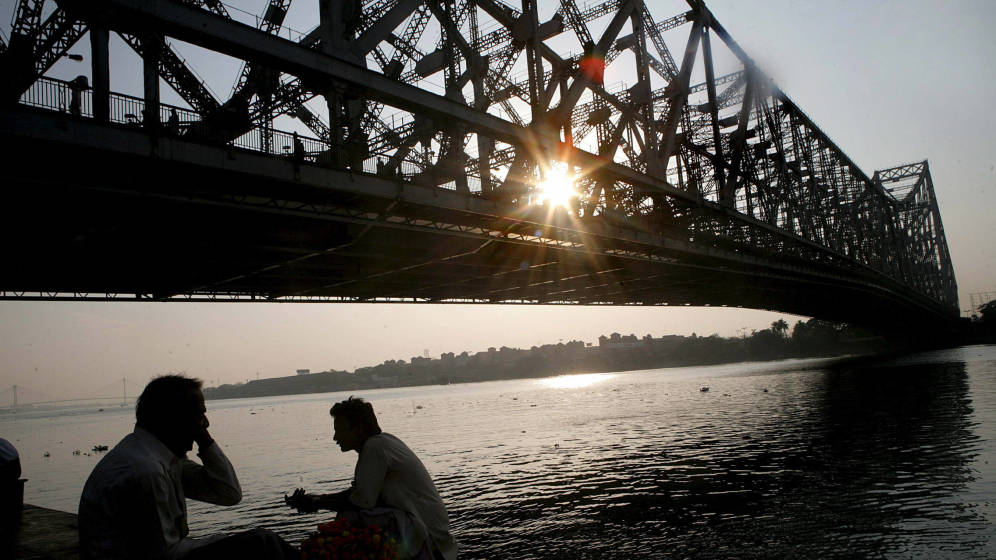 Foto: El Puente de Huwrah, en Calcuta, donde se llevÃ³ a cabo el truco (EFE/Piyal Adhikary)