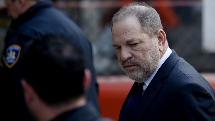 El productor de cine Harvey Weinstein llega a la Corte Suprema de Nueva York el 20 de diciembre de 2018 (REUTERS/Eduardo Munoz)