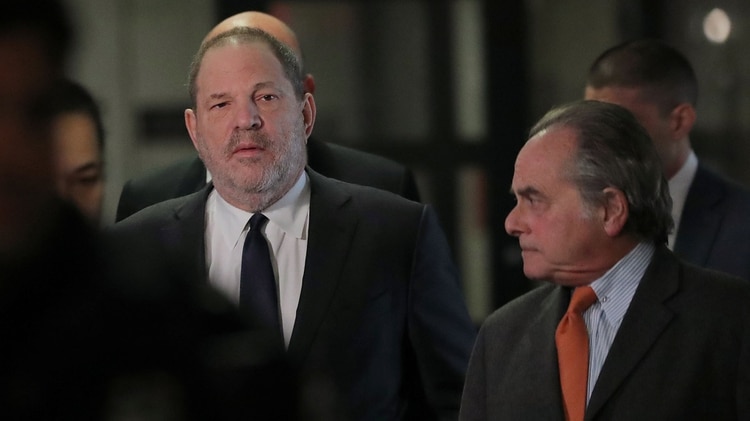 Harvey Weinstein junto a su ex abogado Benjamin Brafman en New York City el 20 de diciembre de 2018 (REUTERS/Brendan McDermid)