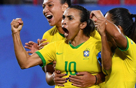 La diez de Brasil en la celebración por su conquista.