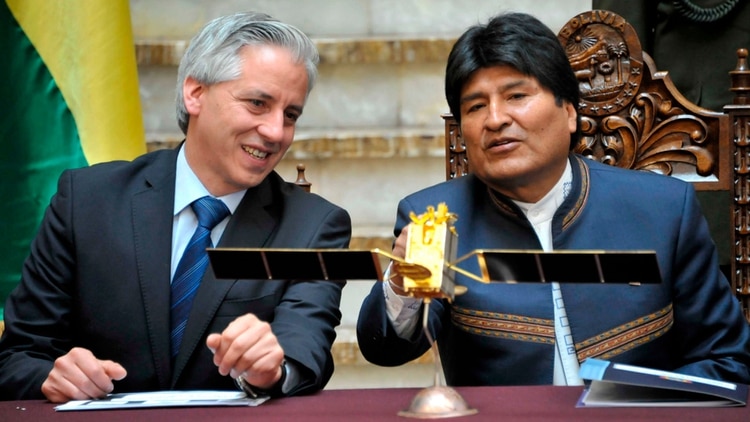 Evo Morales eludió siempre los debates presidenciales. Su vice, Alvaro García Linera, se burla del reclamo de la oposición y los desafía con ironía a debatir con él.