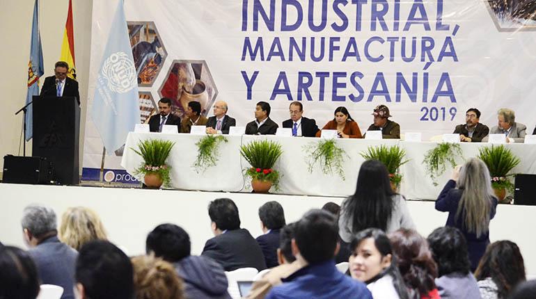 La inauguración de la I Cumbre de Desarrollo Industrial, ayer. | Carlos López