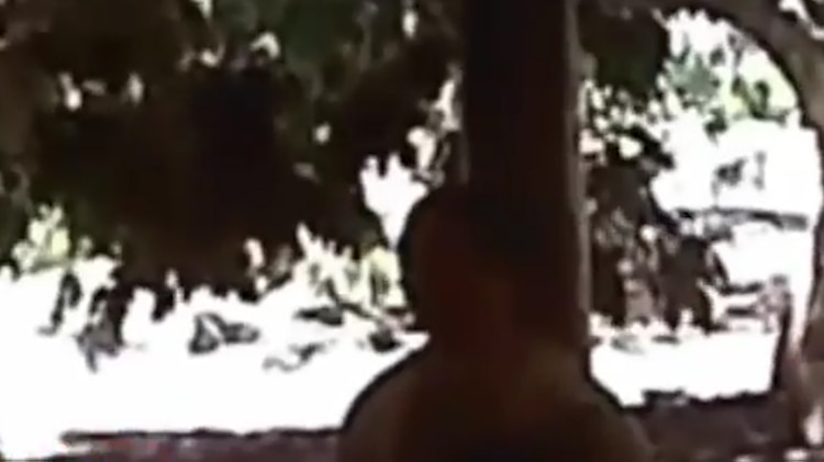 Uno de los sicarios torturados pertenecía al cártel rival de Los Zetas, según se desprende de un video que se presentó durante el juicio (Captura de pantalla)