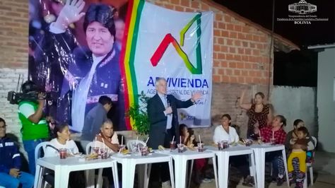 El vicepresidente Álvaro García habla de feminicidios en acto de entrega de viviendas sociales. Foto.Vicepresidencia