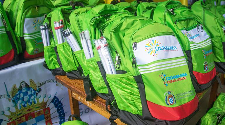 Las mochilas escolares de 2018. | Alcaldía Cercado. ARCHIVO