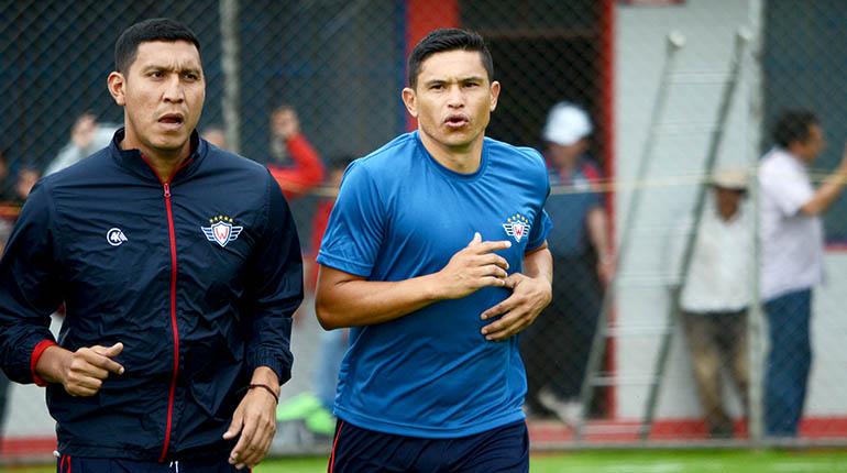 El zaguero central, Ronny Montero. | Carlos López