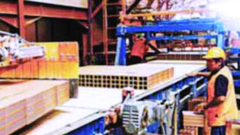 Los fabriles piden tomar el control de 4 empresas