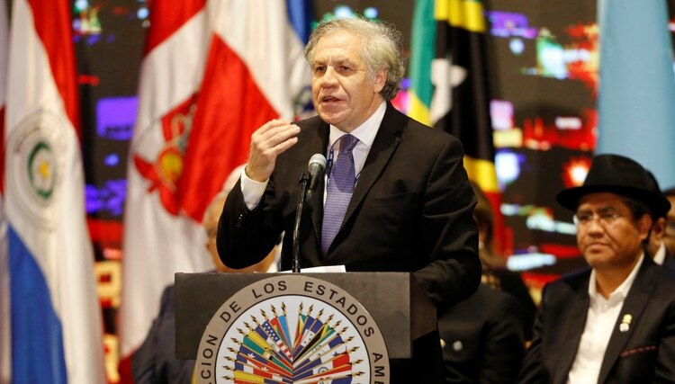 Luis Almagro, en el discurso general de la Asamblea General, en Medellín (Reuters)
