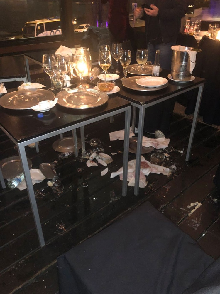 Los destrozos en el restaurante de Montevideo