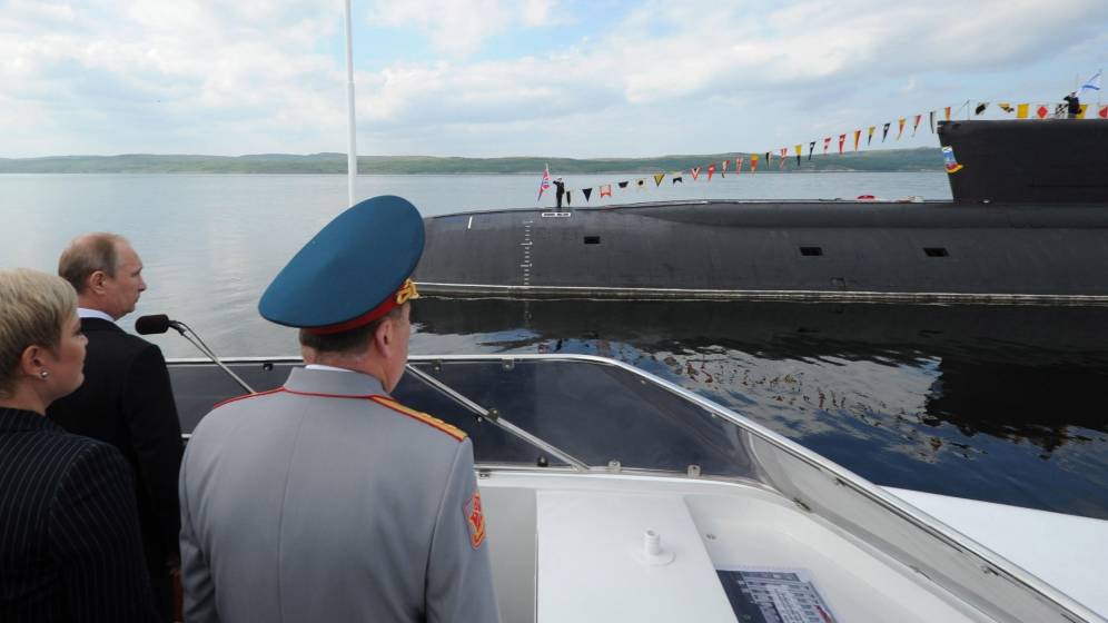 Foto: FotografÃ­a de archivo que muestra al presidente ruso, VladÃ­mir Putin, durante una visita a un submarino. (EFE)