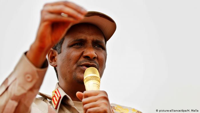 General Mohammed Hamdan Dagalo Hemedti (picture-alliance/dpa/H. Malla)