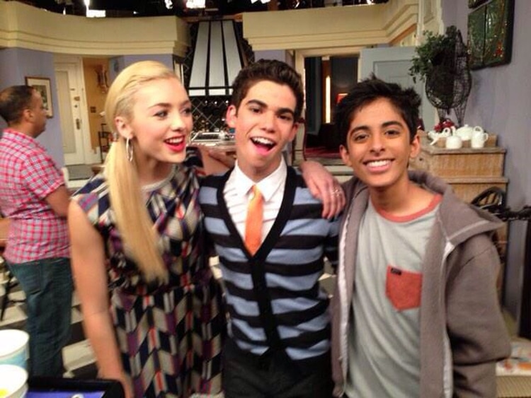 De izquierda a derecha, Emma Ross, Cameron Boyce y Karan Brar (Foto: Disney Channel)