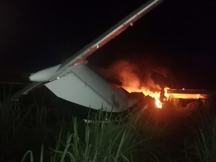 Hallaron avioneta quemada en Guatemala supuestamente usada por el narcotráfico: El Ejército señaló que a través de los radares de la Fuerza Aérea Guatemalteca (FAG) detectaron entre la noche del domingo y la madrugada de este lunes la traza de un vuelo (Foto: Especial)