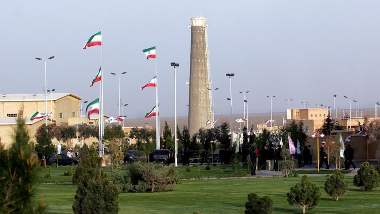 Irán violó el acuerdo nuclear al enriquecer uranio a niveles prohibidos (AP)