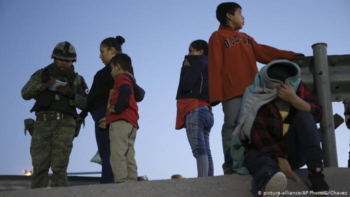 Mexiko Migranten an der Grenze zu den USA (picture-alliance/AP Photo/C. Chavez)