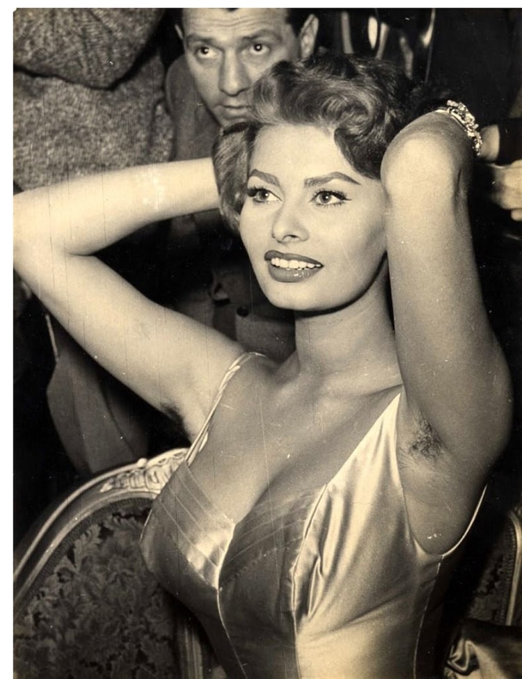 Sophia Loren, ícono de sensualidad del cine italiano que también fue una de las pioneras en lucir sus axilas al natural (Foto: Archivo)
