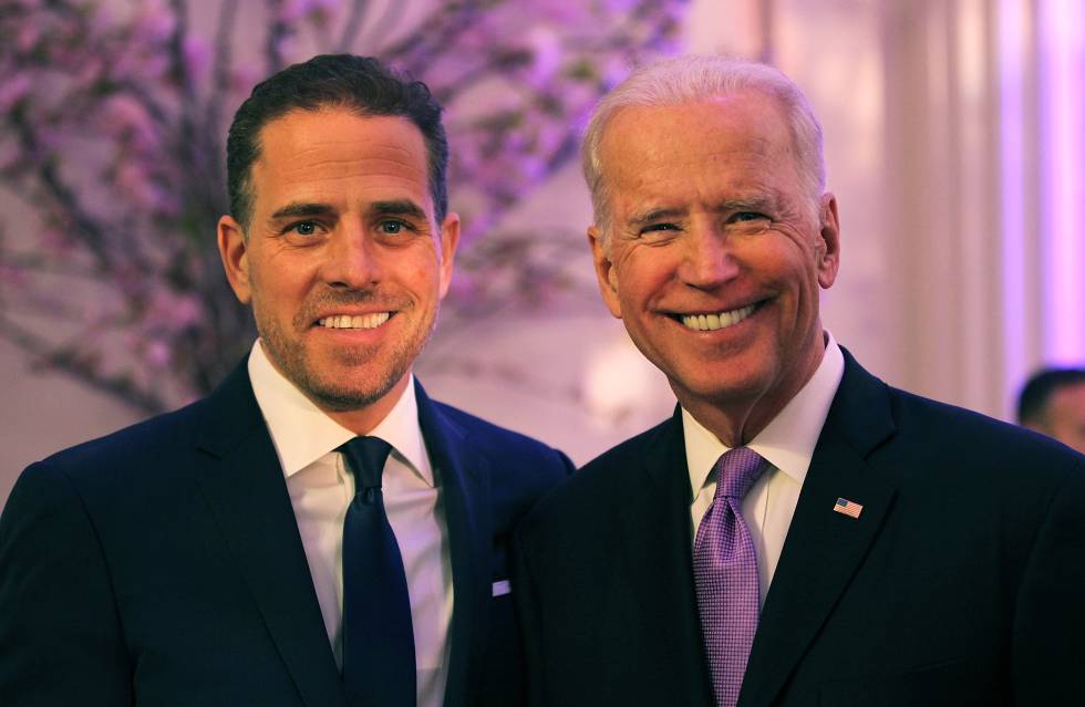 Hunter Biden con su padre Joe Biden en abril de 2016 en Washington. 