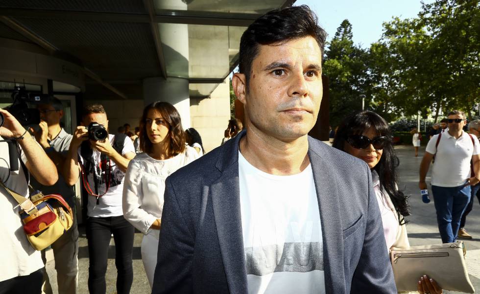 Javier Sánchez Santos llegando a los juzgados de Valencia por la supuesta paternidad de Julio Iglesias, el pasado jueves 4 de julio. rn 