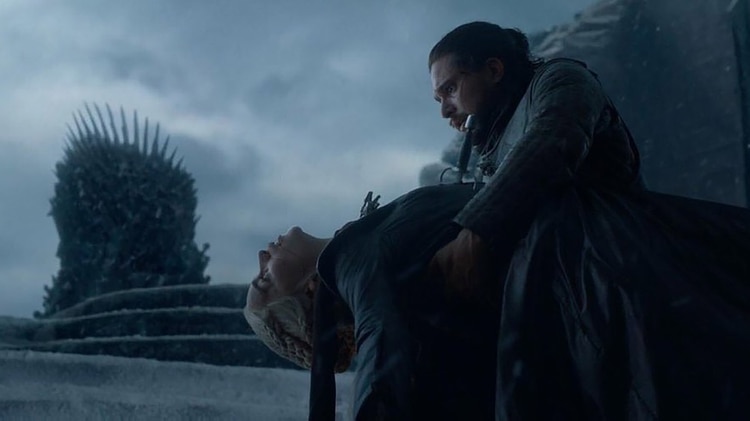 Emilia Clarke, por su papel de Daenerys Targaryen, y Kit Harington, por Jon Snow, están nominados a Mejor Actriz y Actor Principal en una Serie Dramática (Foto: HBO)